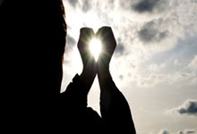 埃及篮球选手团结合作，成功晋级